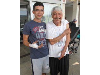 Gülerek hastaneye gidip tedavi oldular