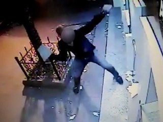 Hırsını ATM’den çıkardı