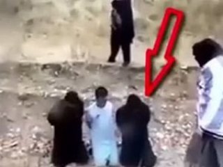 İdam videosu çekmek isterken canlarından oldular