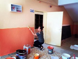 Öğretmenler okullarını temizledi