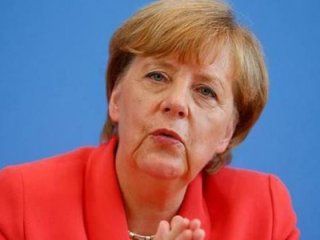 Merkel sonunda kabul etti!