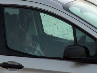 Kiraladığı araçta ölü bulundu