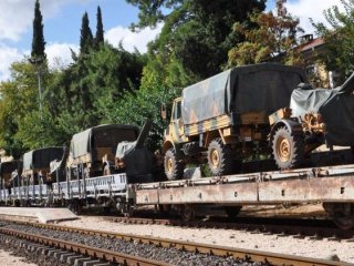 Adana'ya askeri malzemeler gönderildi