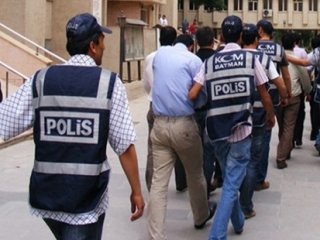 İzmir adliyesi'nde dev FETÖ operasyonu