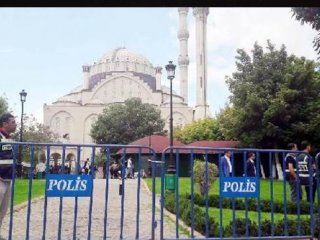 Gaziantep'de Cuma namazında bombalı saldırı alarmı!