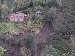 Bıçakçıoğlu: Teleferik bir yerlerine mi batmış