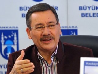 Melih Gökçek CHP'lileri topa tuttu