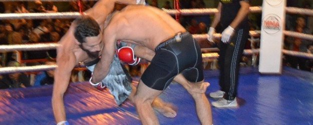 ’Kafes Dövüşleri’ nefes kesti