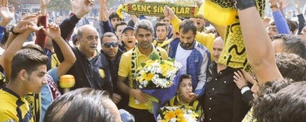 Ankaragücü’ne taraftarlar tarafından sürpriz karşılama