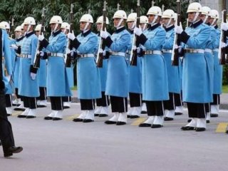 Cumhurbaşkanı'nı 160 seçilmiş asker karşılayacak