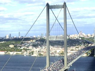 15 Temmuz Şehitler Köprüsü'nde intihar girişimi