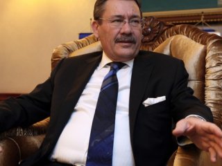 Melih Gökçek hakkında dedikodu çıkaranlara seslendi