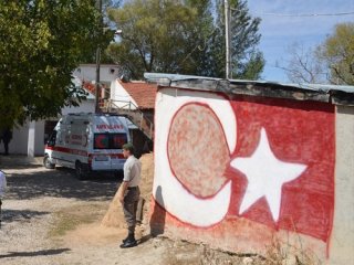 Şehit'in evine Türk bayrağı çizildi!