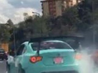 TEM’i kapatıp drift yaptılar