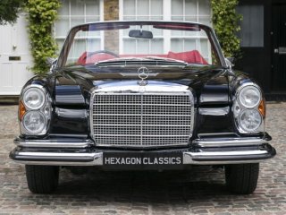 El yapımı Mercedes dikkat çekiyor