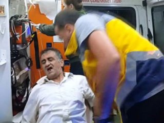 Hesabı yüksek bulunca garsonu bıçakladı