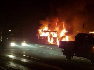 Ankara'da yolcu otobüsü alev alev yandı