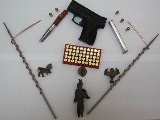 Jandarmanın durduğu araçtan kalem görünümlü suikast silahı çıktı