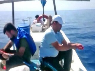 Balıkçıların oltalarına 30 kilo esrar takıldı