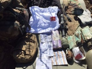 Komandolar havadan baskın yaptı