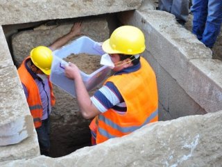 2 bin 400 yıllık oda mezar bulundu