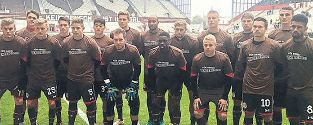 St. Pauli'de forma giyen Enver Cenk Şahin ve Ersin Zehir'den onurlu duruş!