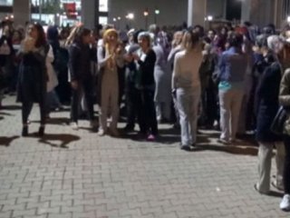 Kız yurdunda kalan öğrenciler eylem yaptı