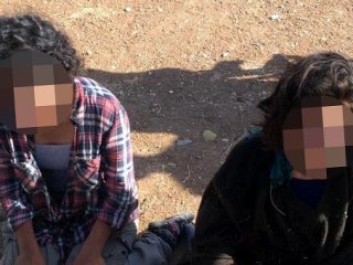 Minibüsün gizli bölmesinden PKK'lı 2 kadın terörist çıktı