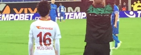 Galatasaray'ın 14 yaşındaki futbolcusu tarihe geçti