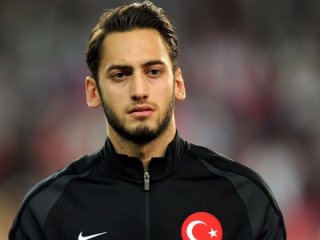 Hakan Çalhanoğlu'nun acı kaybı!