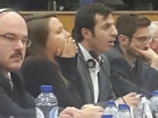 AP'de dikkatlerden kaçmayan kare