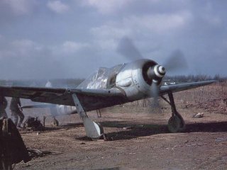 Kayseri'den gömülü savaş uçakları çıkıyor!