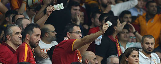 Galatasaray taraftarından ilginç tepki!