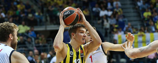 Fenerbahçe galibiyetle başladı
