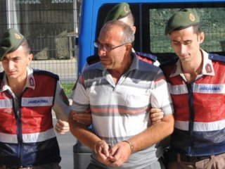 Eve haciz getiren oğlunu bıçakladı