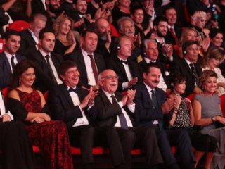 Festival, çıplaklık ve 15 Temmuz şehitlerine anma birarada