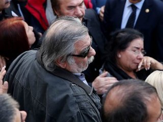 Arif Sağ'ın oğlu annesini bağlamayla uğurladı