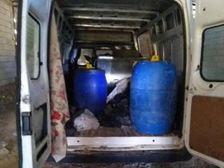 2,5 ton bomba yüklü minibüs yakalandı