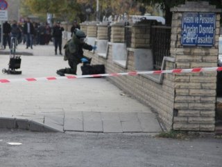 Adliye önünde şüpheli çanta alarmı!