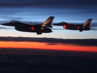 Türk jetleri PYD’yi vurdu!