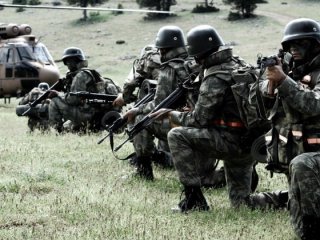 Terör örgütü PYD karadan da kıskaçta!