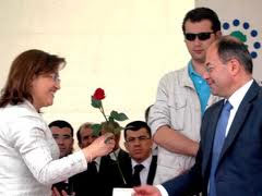 Akdağ'dan Şahin'e "kırmızı gül" jesti