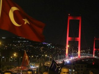 Kirli tezgah ellerinde patladı!