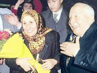 Nermin Erbakan dualarla yâd ediliyor