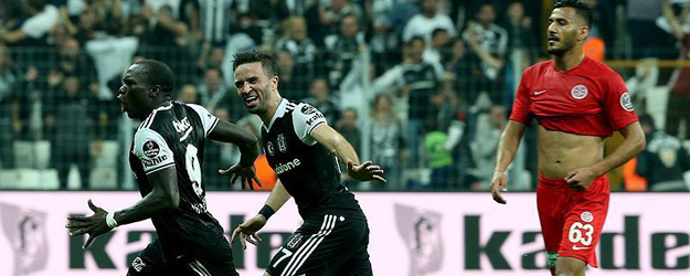 Beşiktaş 3 puanı 3 golle aldı