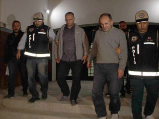 Göçmenlerle kaçmak isteyen FETÖ'cüler yakalandı