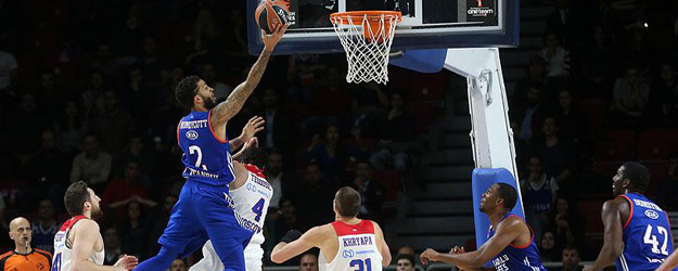 Anadolu Efes son şampiyona yenildi