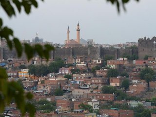 Diyarbakır Valiliği'nden çok önemli yasa dışı toplanma uyarısı
