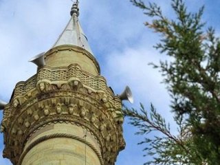 Cami minaresini hatıra olarak götürmüşler!