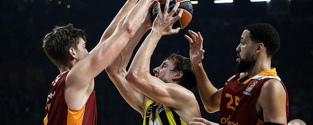 Fenerbahçe derbiyi farklı kazandı